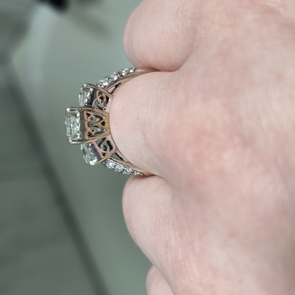 Diamond 14k White Gold Engagement Wedding Anniversary Ring - Picture 3 of 4